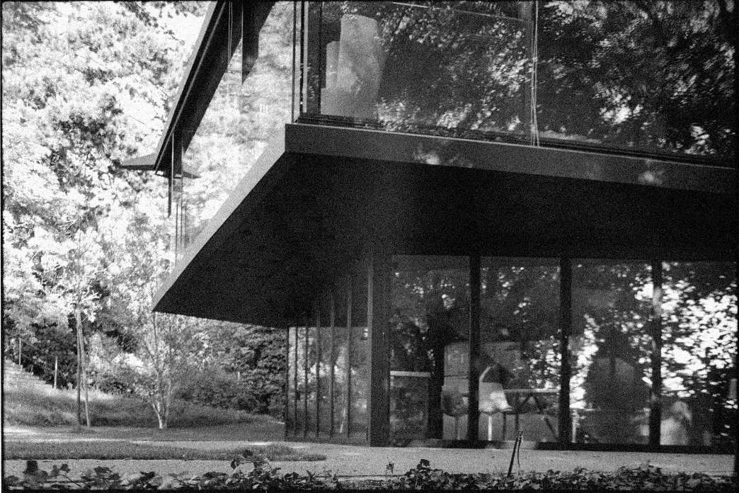 Oliv Brunner Volk Architekten_Pavilion_Exterior_BW_below_Photo_Eliane Rutishauser.jpg